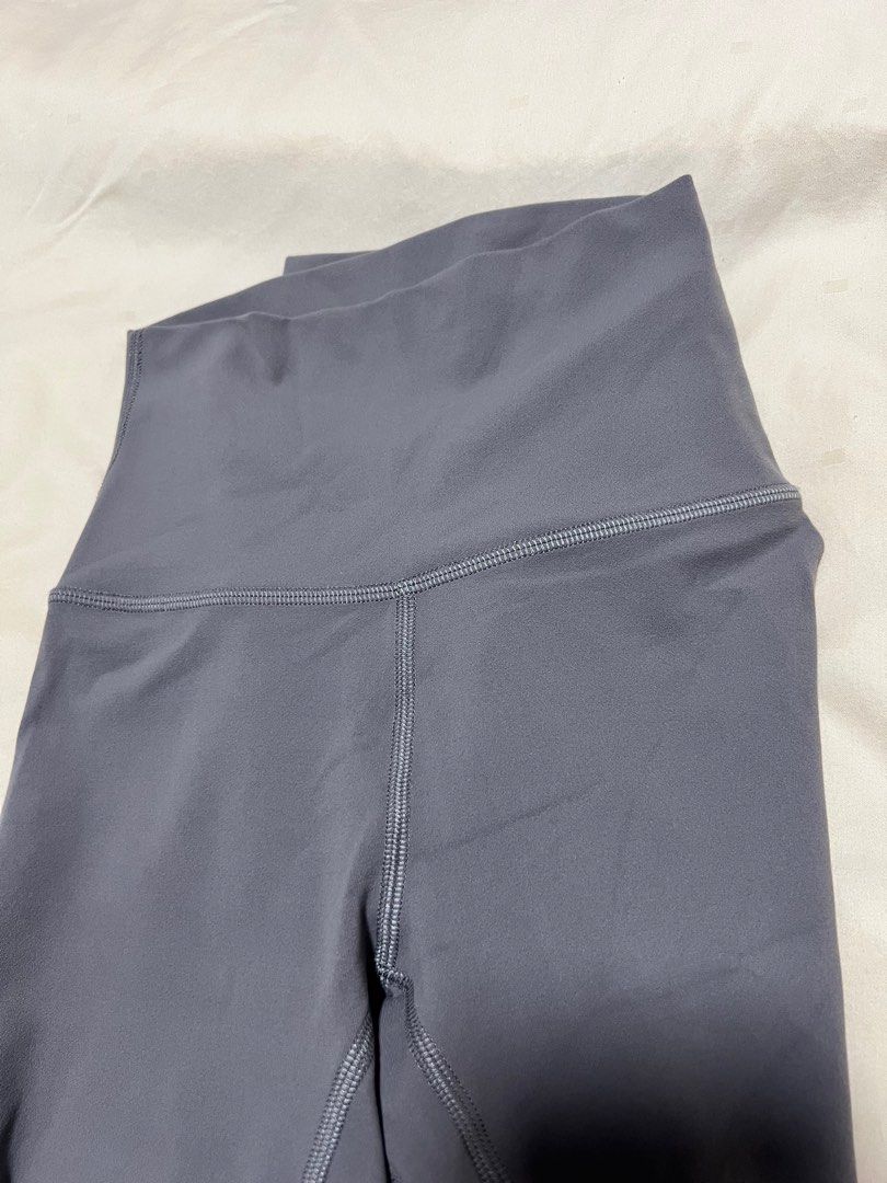 Lululemon Align Pant 26 (Category: Activewear) located in Singapore. Submitted by hipnotica (Listing ID 1375822084, Image 1). Description: - Asia Fit - XS size - only used twice for yoga - Not for fussy buyer .