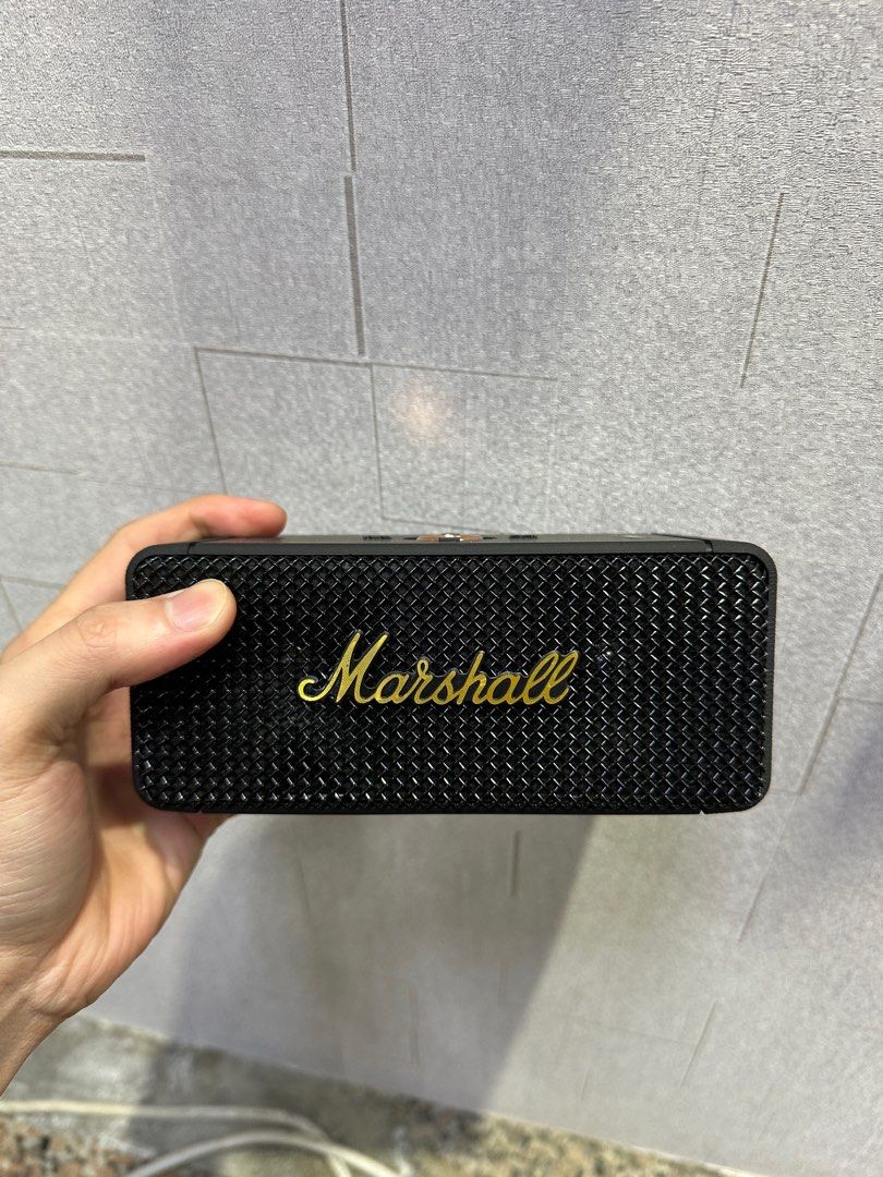由 s15115147 (刊登 ID 1375767574，圖片 1) 提交，位於 高雄市 (Kaohsiung) 的 Marshall Emberton II 藍牙喇叭 古銅黑 (類別：其他音響配件及設備)，說明：。