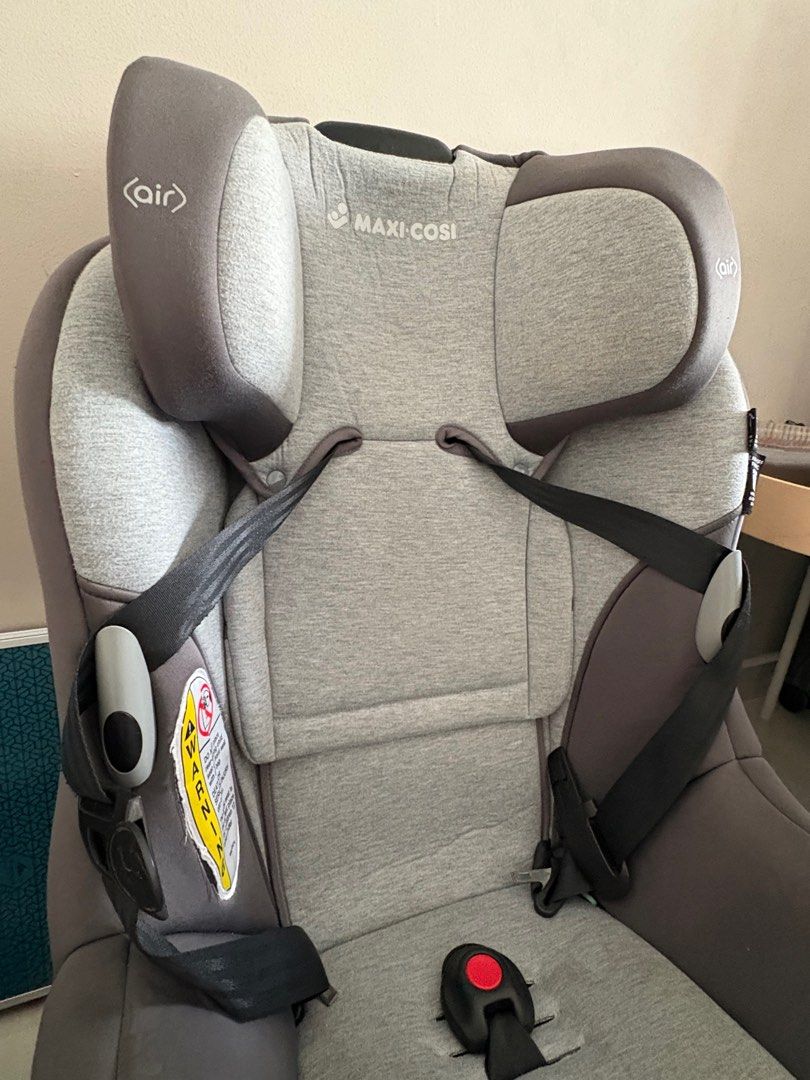 Maxi Cosi Pria 85 (Category: Car Seats) located in Singapore. Submitted by sweetdreams85 (Listing ID 1375690264, Image 2). Description: Selling as is w/o any cushion inserts — You can purchase it separately from many retailers both in store & online if you need so It’s a bulky seat but super spacious & my girl who is already 6 is still able to sit in it comfortably Selling to upgrade her to a booster seat! .