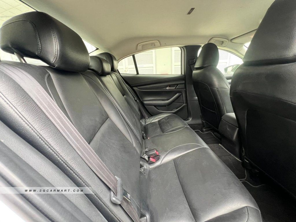 Mazda 3 Sedan Mild Hybrid Elegance  Auto62872684058243114