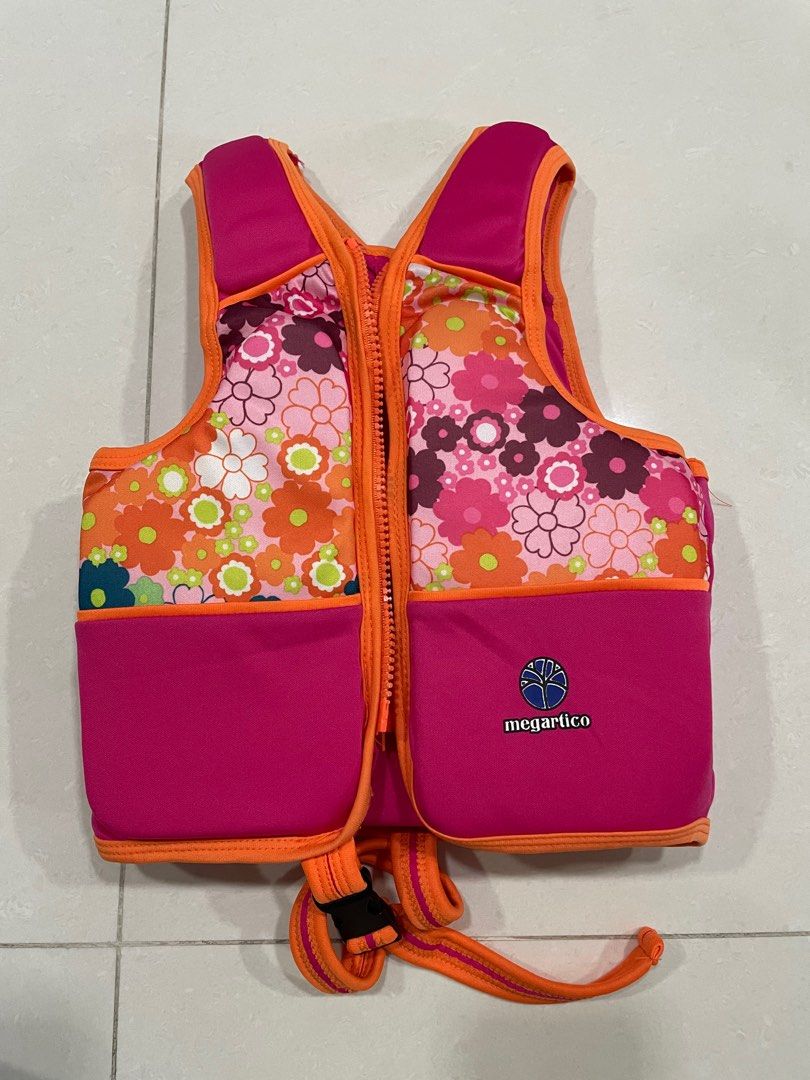 Megaritico Kids Toddlers Swimming Life Vest in Floral (Category: Infant Playtime) located in Singapore. Submitted by sunshineyou (Listing ID 1375773390, Image 1). Description: Condition 9.5/10, used less than 3 times. Zipper closure and adjustable straps for a secure fit. Perfect for keeping your little one safe in the water. .