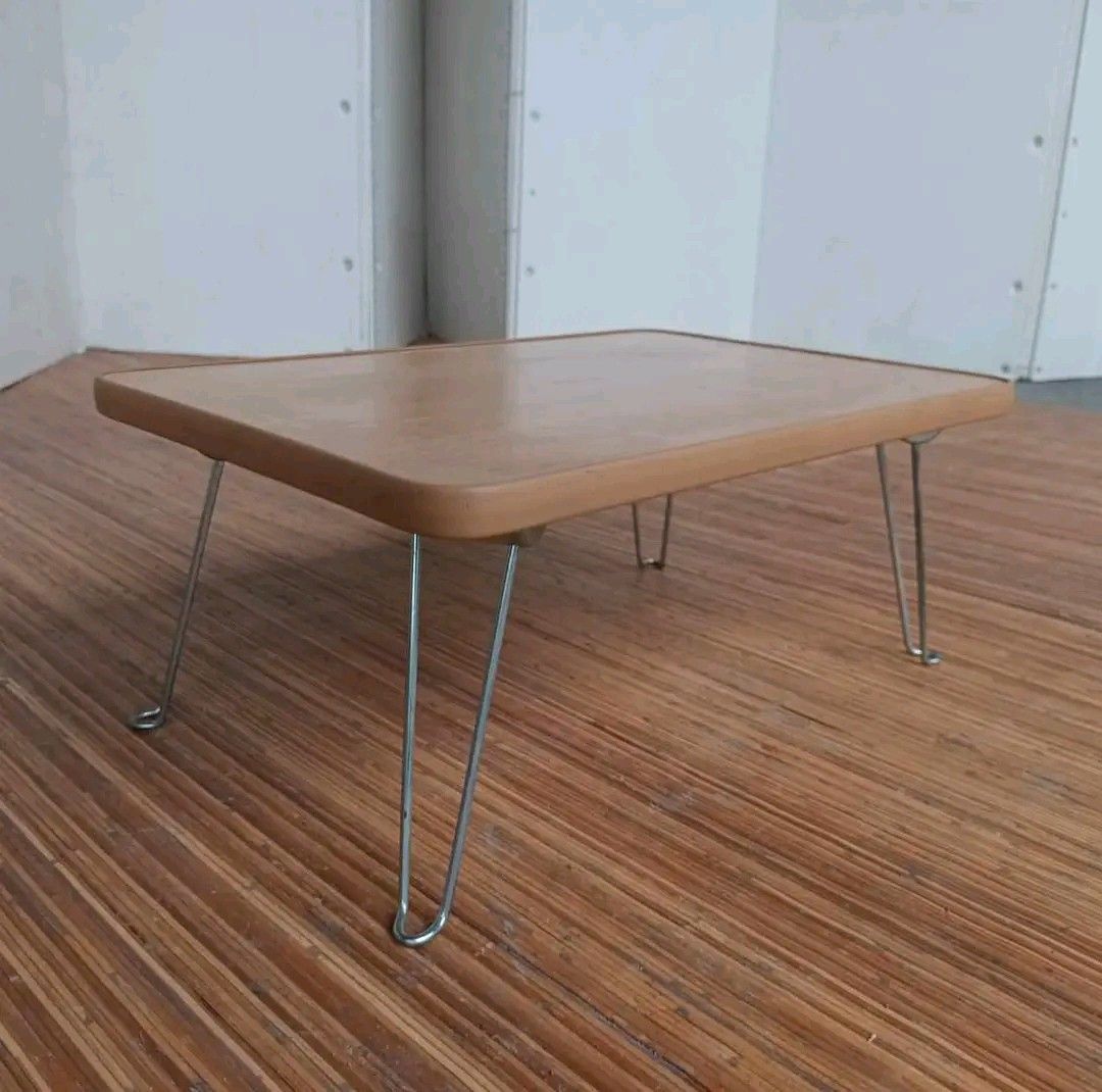Mini Folding Table (Category: Tables & Sets) located in Quezon City. Submitted by matetdevis13 (Listing ID 1375728710, Image 2). Description: Mini Folding Table Price: 1k L18 x W12 x H8 In good condition Code AKC B.