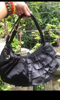 (Category: ) located in . Submitted by baglovers10 (Listing ID 1375586934, Image 1). Description: .