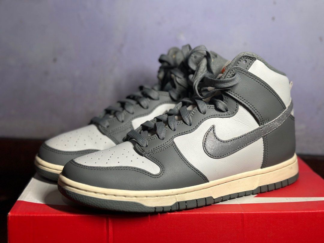NIKE DUNK LIGHT GREY