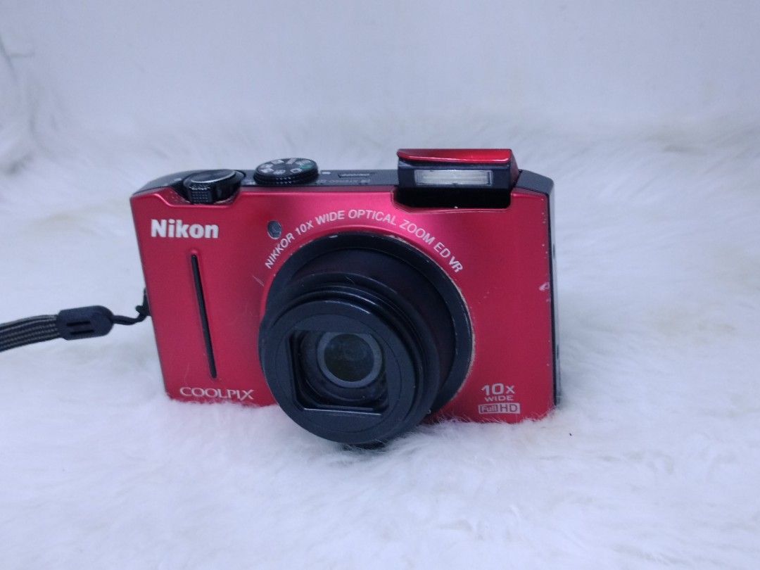 nikon coolpix s8100 ccd sensor (Category: Cameras) located in Manila. Submitted by ultimogizmos (Listing ID 1375689246, Image 2). Description: nikon coolpix s8100 ccd sensor excellent working condition issue: vignette lcd at internal flash minsan gusto pero kadalasan ayaw mag flash unit battery universal charger.
