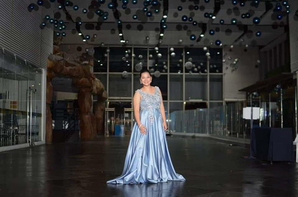 Preloved gowns for sale (Category: Evening dresses & gowns) located in Quezon City. Submitted by jorelasazon (Listing ID 1375817381, Image 3). Description: Size: small to large (corset closure) Location: Project 8 QC Mop: Bpi/Bdo/Gcash.