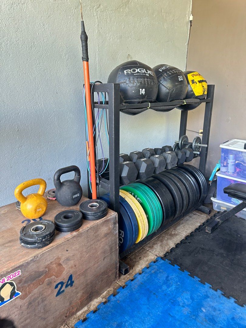 Rogue Competition Plate Set (Category: Weights & Dumbbells) located in Cagayan de Oro. Submitted by krnnndr (Listing ID 1375719833, Image 2). Description: Rogue competition plates set - 260 LBS (4) 25 LBS (2) 35 LBS (2) 45 LBS Slightly negotiable Rfs: not using it anymore.