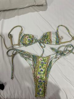 (Category: ) located in . Submitted by gdlscloset (Listing ID 1375763381, Image 1). Description: .