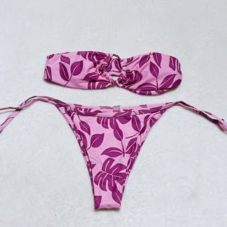 (Category: ) located in . Submitted by stellara.apparel (Listing ID 1375827320, Image 1). Description: .