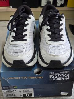 Skechers MAX cushion 
us 8 eur 41

Skechers MAX cushion 波鞋 us862973875315969110