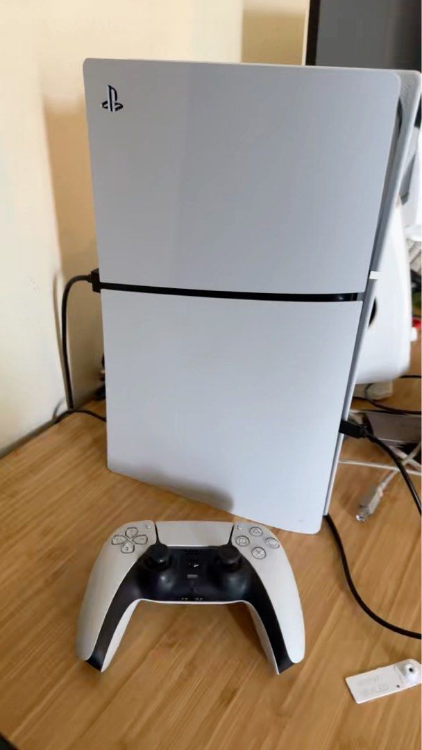 PS5 Digital 1TB + controller 628630611976991124