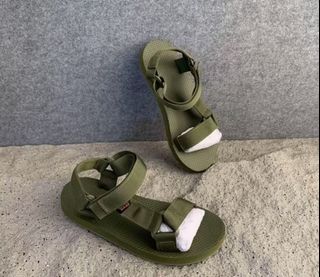 （分類：）位於 。 由 pourathaik05825 提交（商品編號 1375752795，圖片 1）。簡介： 。
