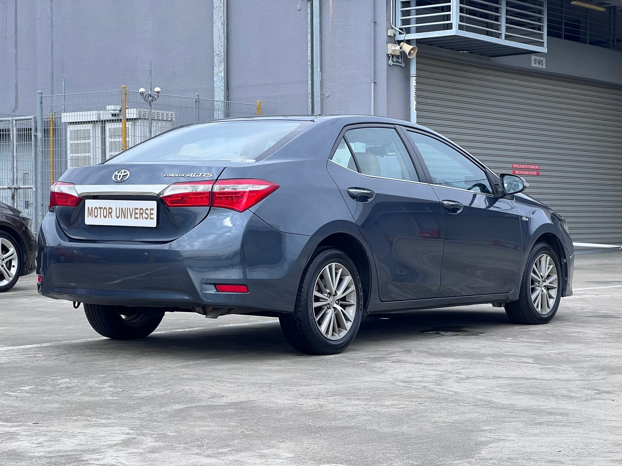 Toyota Corolla Altis 1.6 Classic (A) (Category: Used Cars) located in Singapore. Submitted by motoruniverse (Listing ID 1375747701, Image 3). Description: Showroom: CARRO CENTER 60 JALAN LAM HUAT #04-37/38 CARRO CENTER Singapore 737869 Beautiful cream beige interior! Rare 1 owner unit with low mileage! Great for short term usage, pristine condition, well maintained yet hassle free model. 100% loan approval guaranteed! Flexible in-house & bank loa
