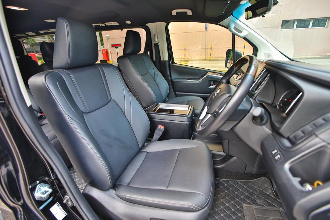 Toyota Granace Diesel 2.8 G 8-Seater (A)62887424893953113