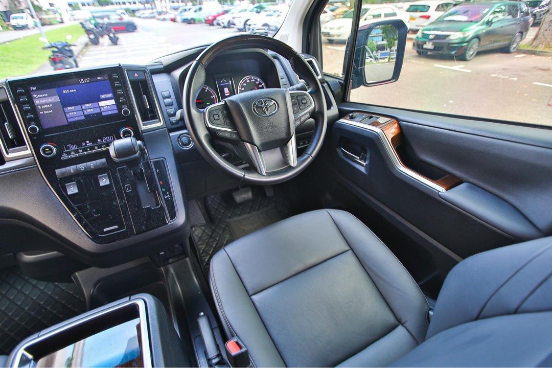Toyota Granace Diesel 2.8 G 8-Seater (A)62887424893953114