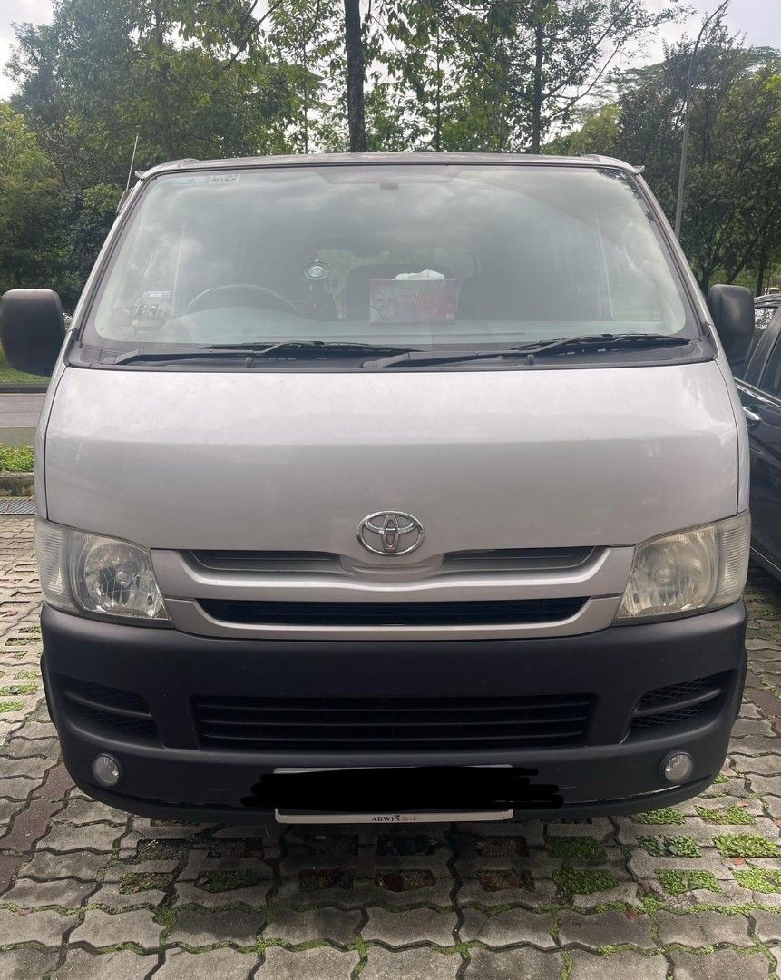 Toyota hiace Auto ( min one mth rental) cheap van rental lalamove628726854717451117