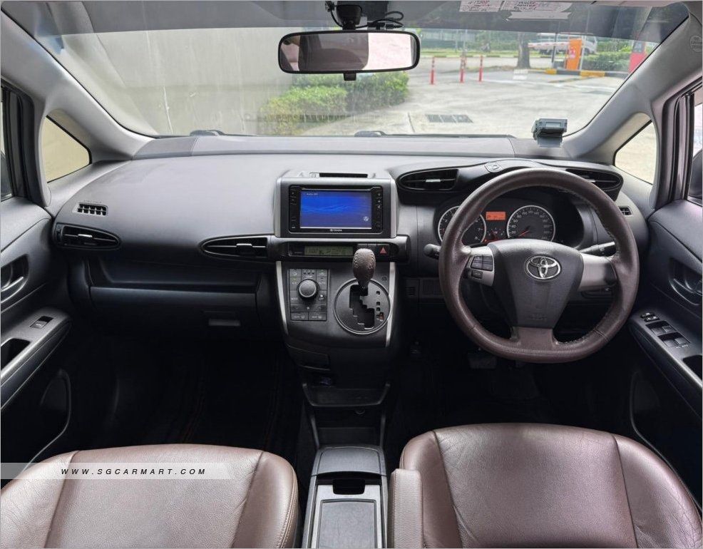 Toyota Wish 1.8A  Auto62872684452226113