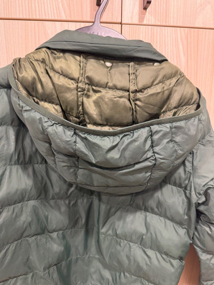 由 sally_ru (刊登 ID 1375776958，圖片 3) 提交，位於 台中市 (Taichung) 的 Uniqlo 男童輕羽絨外套（帽可拆） (類別：嬰兒及兒童流行時尚)，說明：140 帽可拆。