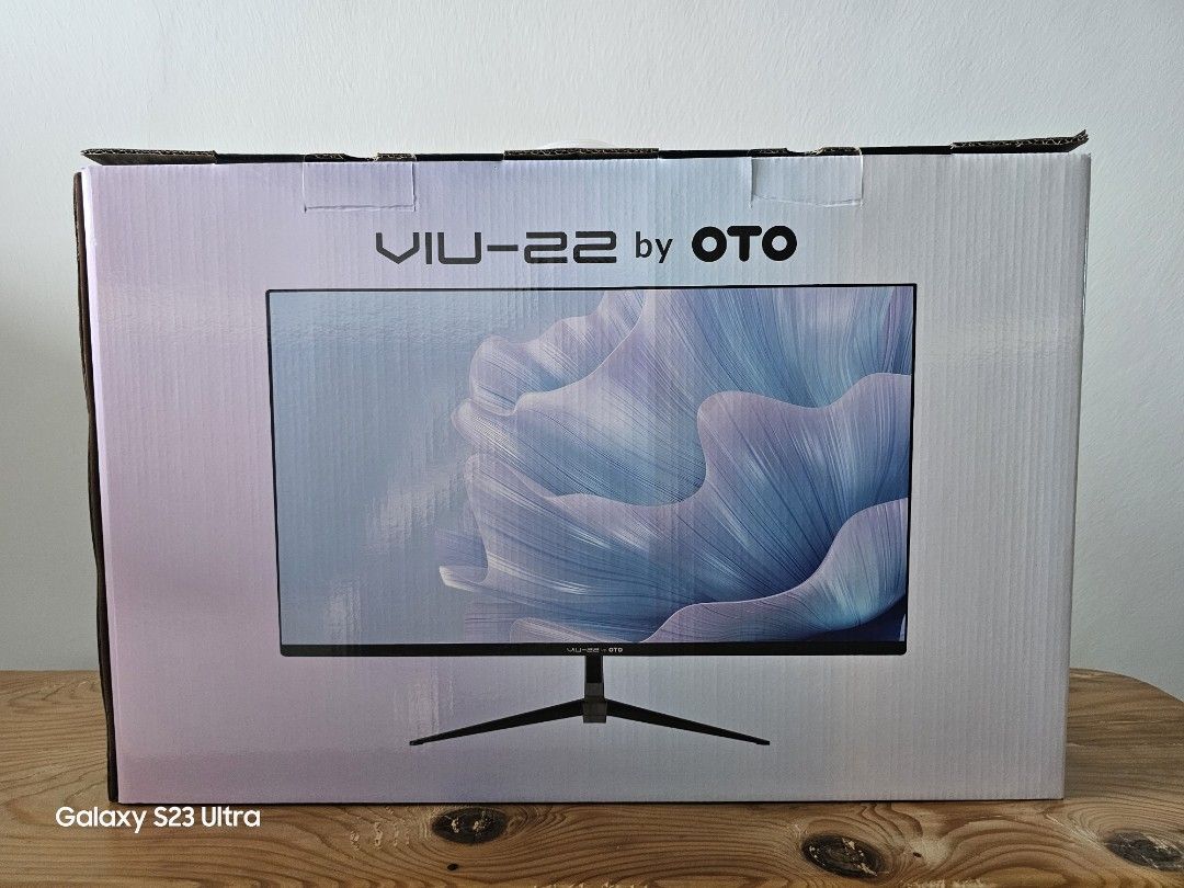 V-22 22-inch Monitor 1920x1080 Resolution (Category: Monitor Screens) located in Singapore. Submitted by joangie (Listing ID 1375660414, Image 2). Description: >>BRAND NEW VIU-22 monitor >> 22-inch screen >>1920x1080 resolution and a 75Hz refresh rate >>Response time is 5ms >>Power supply of 12V/2.5A >>Weight 1.55kg >>DP + HDMI + VGA interface type >>Collect at Ang Mo Kio Ave 8 Blk 512.