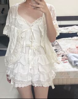 (Category: ) located in . Submitted by bbathy_bboutique (Listing ID 1375797131, Image 1). Description: .