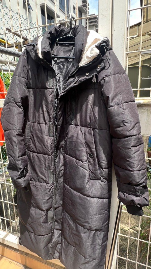 Winter Jacket (Category: Coats, Jackets and Outerwear) located in Singapore. Submitted by coolowl_f437db (Listing ID 1375698716, Image 1). Description: .