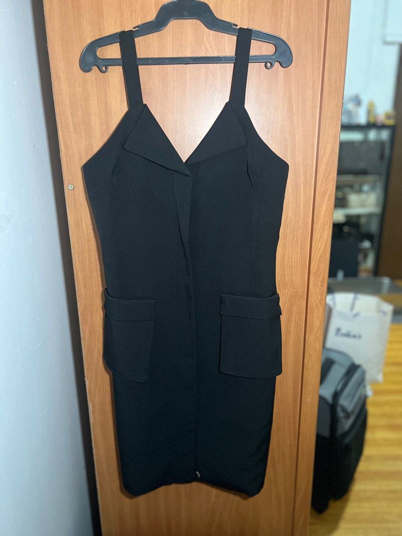 Zalora work dress w pocket (Category: Dresses) located in Manila. Submitted by thefairybagmother.ph (Listing ID 1375787230, Image 1). Description: High quality thick dress.