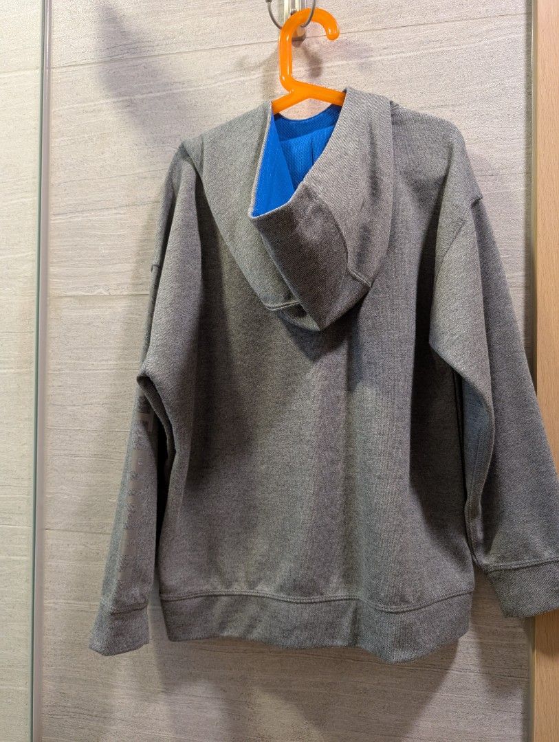 Zara kids pullover with hoodie (Category: Babies & Kids Fashion) located in Singapore. Submitted by msmademoiselle (Listing ID 1375806119, Image 3). Description: Lightly worn Zara kids pullover. up to height 134cm. Deal via tracked mail.