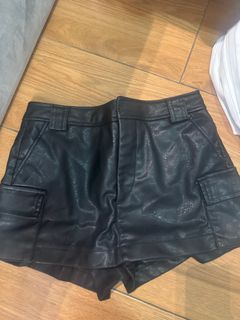 (Category: ) located in . Submitted by destashingmycloset (Listing ID 1375815792, Image 1). Description: .