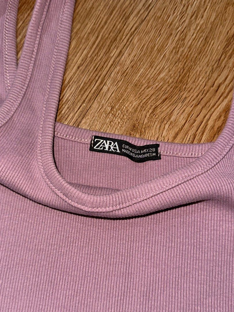 Zara Purple Square Neck Tank Top (Category: Sleeveless) located in Manila. Submitted by decluttering77 (Listing ID 1375821560, Image 2). Description: - 10/10 condition - cropped - ribbed, thick tela - flattering! - size S on tag MOP: GCASH *will not ship unless fully paid.