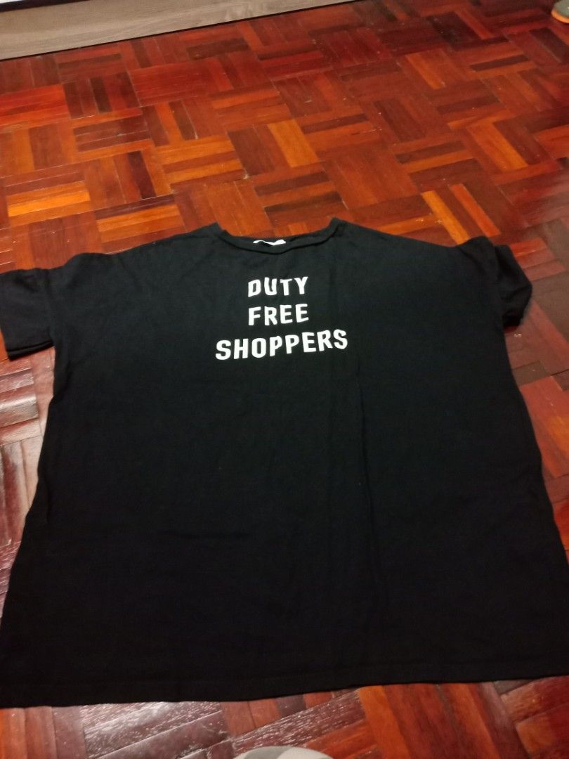 Zara T-shirt (Category: Announcements) located in Bangi. Submitted by madamfaz88 (Listing ID 1375821709, Image 1). Description: Size S 7/10.