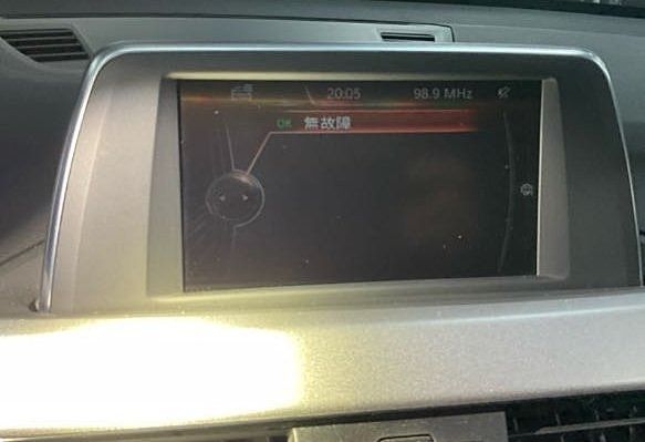 由 vivian19932004 (刊登 ID 1372504662，圖片 3) 提交，位於 新北市 (New Taipei) 的 2015 BMW X1sdrive18i 黑色 (類別：汽車出售)，說明：💥認證中古車 歡迎你來帶回家💥 💥車輛應有盡有 趕緊來搶便宜💥 ⚠️車商賣車 同行勿擾⚠️ 🔹廠牌型號: 2015 BMW X1sdrive18i 黑色 🔹行駛里程: 10萬 🔹引擎燃料: 汽油 🔹排氣量: 1.5L 🔹變速系統: 手自排 🔹驅動系統: 2WD 🔹車門: 5門5座 💎五大保證💎 💯里程保證 💯無營業車 💯無泡水車 💯無重大事故 💯車身引擎號碼無非法變造 💯非計程車 💎 安心保障💎 ✅ 第三方認證 & 專業鑑定 ✅ 無泡水、無重大事故、無營業車 ✅ 里程保證，原鈑件可認證 ✅ 車況透明，不符認證表全額退費 ◎歡迎私訊預約賞車◎ ⭐️謝絕車商 ⭐️周一至周日 早上10點到晚上18點 ⭐️不限地區，專人一對一服務 ⭐️賞車前請提前一個