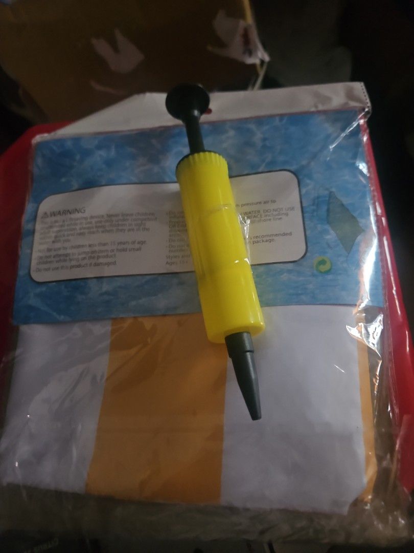 由 yushanai914 (刊登 ID 1372492784，圖片 1) 提交，位於 台北市 (Taipei) 的 戲水用品 (類別：其他運動配件)，說明：需要者可出價 捷運站面交。