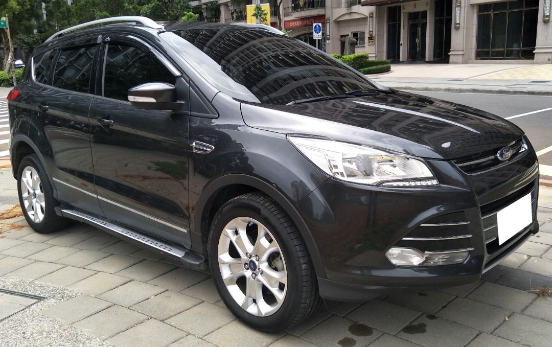 由 rongai613 (刊登 ID 1372488481，圖片 1) 提交，位於 新北市 (New Taipei) 的 中古車 2016 KUGA FORD 2.0L 4WD 柴油 專賣 二手 自用 國產 進口 轎車 五門 掀背 休旅 旅行 (類別：汽車出售)，說明：1.廠牌型號：FORD KUGA ( 柴油、4WD ) 2.車輛年份：2016 / 04 3.預售金額：98000 4.所在地區：新北市林口區文化三路一段225巷22號 5.車輛里程：73400 KM 6.聯絡方式：0982-281-880 吳小姐 7.備註說明：ABS SRS*7 I-KEY 天窗 電動尾門 電動座椅 倒車影像 液晶螢幕 恆溫空調 鋁圈 *** 四輪傳動休旅車 歡迎預約賞車 ***。