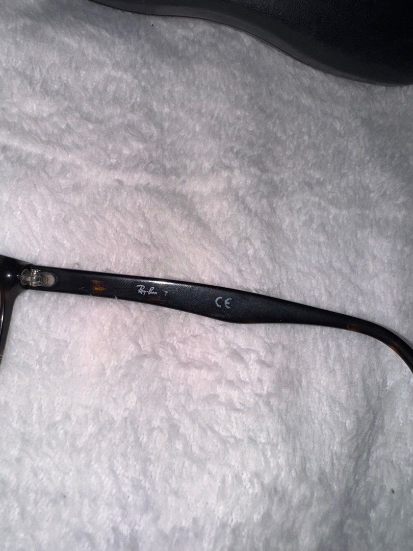 Auth Ray Ban Eyeglasses Matte Havana (Category: Sunglasses & Eyewear) located in Muntinlupa City. Submitted by poisesandthings (Listing ID 1372511205, Image 3). Description: Authentic Ray Ban Matte Havana 53 Comes aling with case Used Nag fade na yung Ray Ban na logo sa right na ear. Bought in Yokohama Japan Will sanitized once purchased RFS: Not gonna use it anymore.