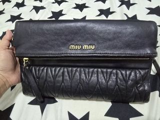 (Category: ) located in . Submitted by Pre_loved_ (Listing ID 1372506793, Image 1). Description: .