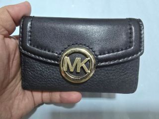 (Category: ) located in . Submitted by Pre_loved_ (Listing ID 1372498629, Image 1). Description: .