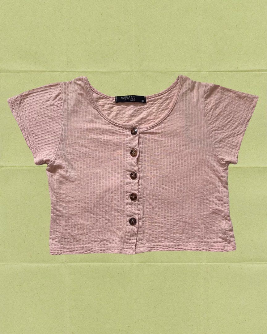 baby pink coquette top (Category: Blouses) located in San Fernando. Submitted by 333des (Listing ID 1372558503, Image 1). Description: • brand: SM Women • size XS, fits XS to medium.