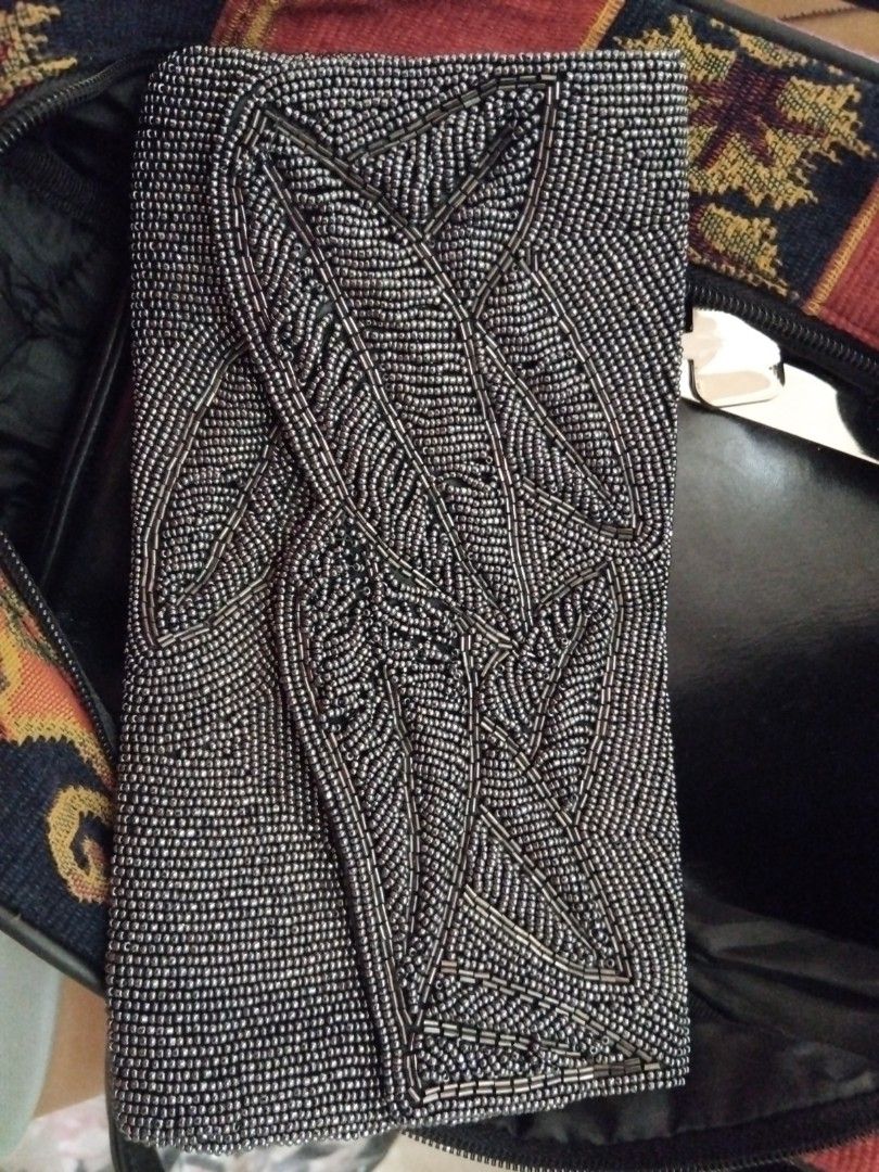 Beaded clutch (Category: Purses & Pouches) located in Mandaue City. Submitted by vlard21 (Listing ID 1372493897, Image 2). Description: .