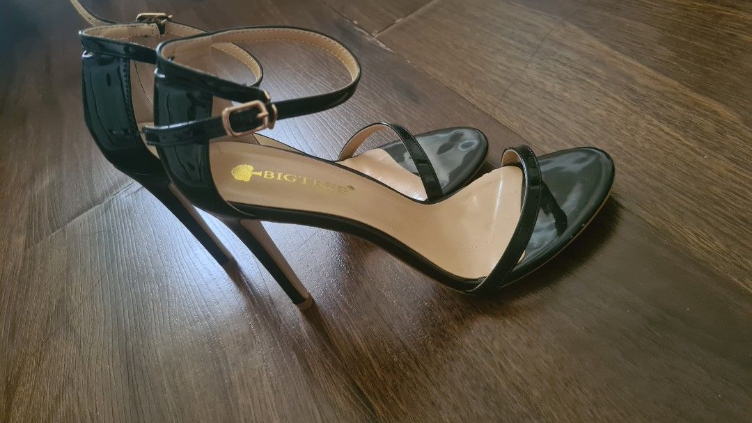 Black Ankle Strap Heels (Category: Heels) located in Mandaluyong City. Submitted by mnlpicks (Listing ID 1372472697, Image 2). Description: BNEW, NO BOX. Only worn to fit inside home. I usually wear a 39, but 40 in these heels fit best. Slightly wide feet..