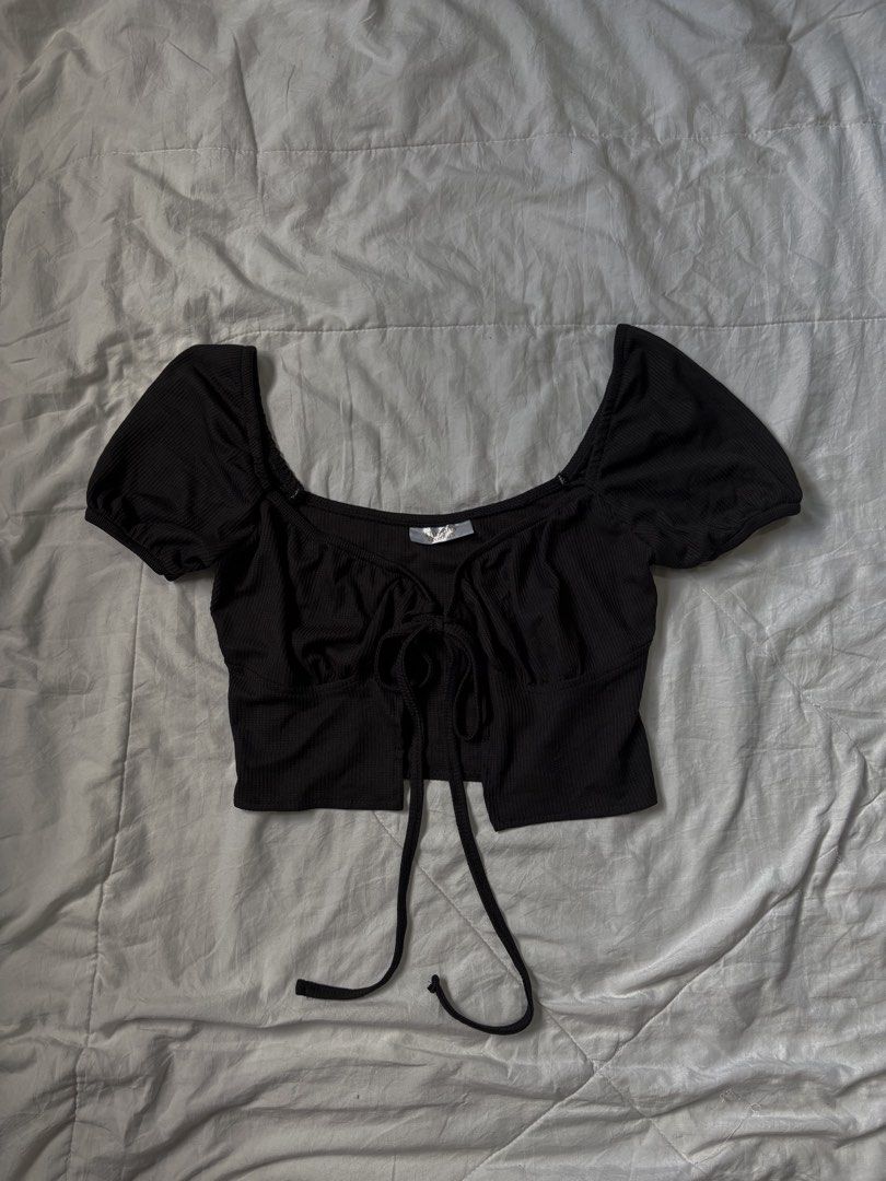 black tie top (Category: Blouses) located in San Antonio. Submitted by lostnfoundph (Listing ID 1372500673, Image 3). Description: never been used fits xs-s.