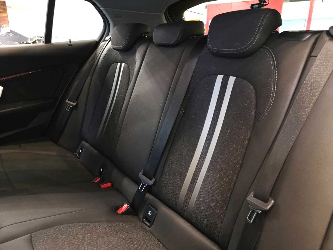 BMW 118iA SPORT Auto62864836331393114