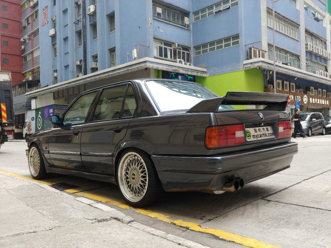BMW 320i Manual62863174396674112