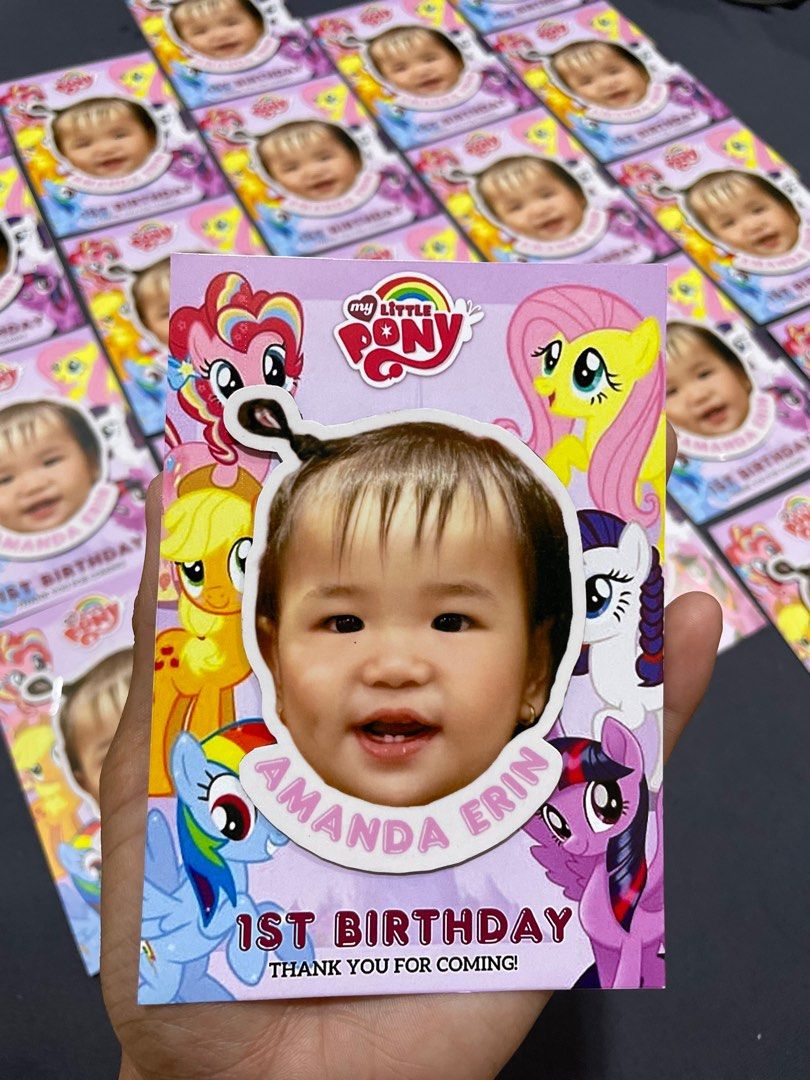 Bubble head ref magnet souvenir with customized backing card (Category: Other Merchandise) located in Manila. Submitted by artypaper_25 (Listing ID 1372550533, Image 3). Description: Free layout Minimum of 30pcs 1mm magnet 3.5x5” backing card based on your theme 50% dp is required to avoid cancellation after layout 📍san miguel pasig city.