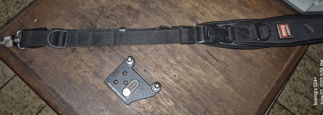 CarrySpeed Mark Series DSLR Strap System (Category: Camera Bags & Carriers) located in Caloocan City. Submitted by evilgenius47515 (Listing ID 1372527206, Image 3). Description: CarrySpeed Mark Series DSLR Strap System.