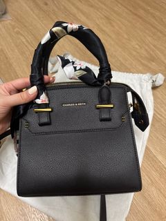 (Category: ) located in . Submitted by shopzh (Listing ID 1371351363, Image 1). Description: .