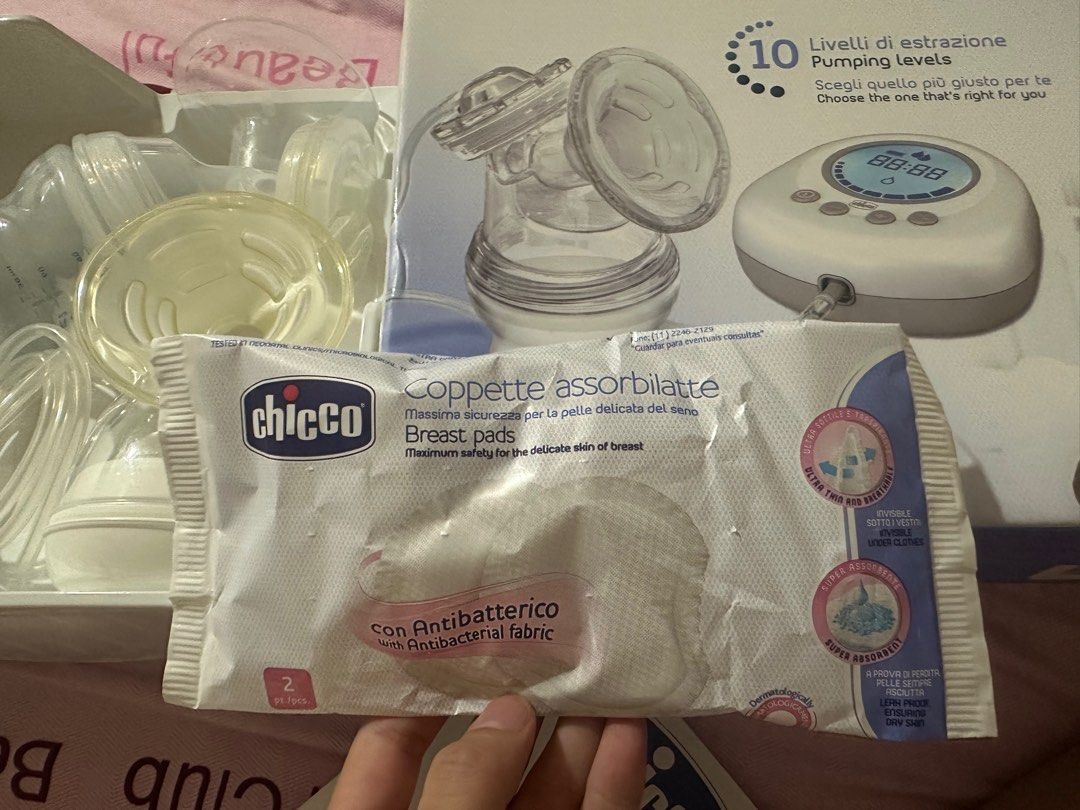 Chicco NaturallyMe Electric Breast Pump (Category: Breastfeeding & Bottle Feeding) located in Caloocan City. Submitted by znzgarageph (Listing ID 1372599822, Image 3). Description: Rfs: graduate na bfeesing si lo Monumento caloocan Tondo, Manila Complete OG Price at 10,999 with receipt.