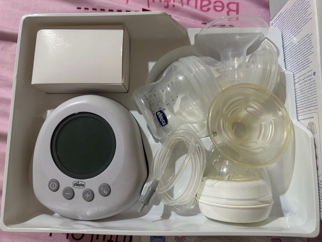 Chicco NaturallyMe Electric Breast Pump (Category: Breastfeeding & Bottle Feeding) located in Caloocan City. Submitted by znzgarageph (Listing ID 1372599822, Image 2). Description: Rfs: graduate na bfeesing si lo Monumento caloocan Tondo, Manila Complete OG Price at 10,999 with receipt.