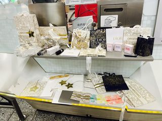 Dior items, $10 up welcome to bid64189507670401110