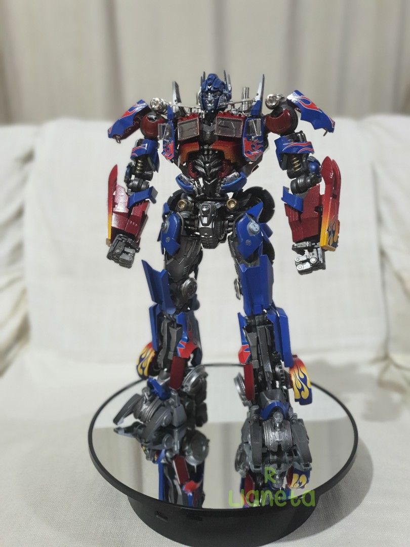 DMK Optimus Prime Transformers DOTM (Category: Action & Battle Toys) located in Las Pinas. Submitted by toycollectingr27 (Listing ID 1372488323, Image 3). Description: Complete with box Spruce Manual Original Takara Airbrushed Painted Water slides applied. Nothing glued Complete parts As posted. Actual pictures. Paki Youtube nlng details.. 5k Gcash/LBC Lala Pay before you book..
