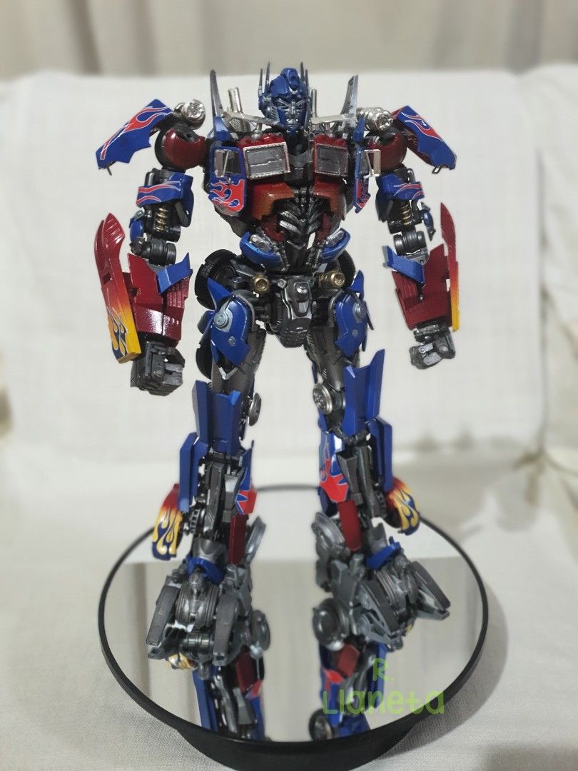 DMK Optimus Prime Transformers DOTM (Category: Action & Battle Toys) located in Las Pinas. Submitted by toycollectingr27 (Listing ID 1372488323, Image 2). Description: Complete with box Spruce Manual Original Takara Airbrushed Painted Water slides applied. Nothing glued Complete parts As posted. Actual pictures. Paki Youtube nlng details.. 5k Gcash/LBC Lala Pay before you book..